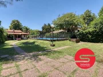 Casa venta en Funes 2 dormitorios piscina jardin parrillero