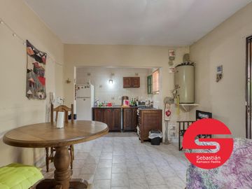 Casa venta en Funes 2 dormitorios piscina jardin parrillero