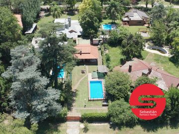 Casa venta en Funes 2 dormitorios piscina jardin parrillero