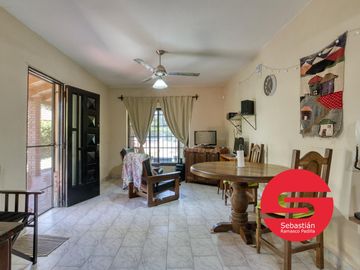 Casa venta en Funes 2 dormitorios piscina jardin parrillero