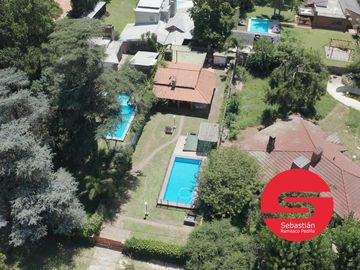 Casa venta en Funes 2 dormitorios piscina jardin parrillero