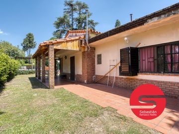 Casa venta en Funes 2 dormitorios piscina jardin parrillero