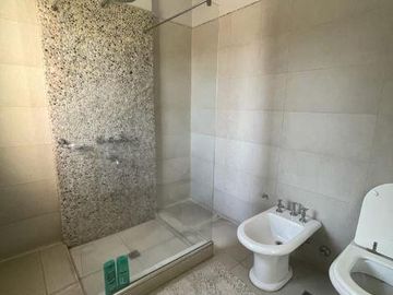 Casa en venta - 4 Dormitorios 4 Baños - Cochera - 1.100Mts2 - San Miguel