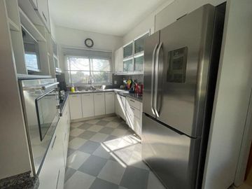 Casa en venta - 4 Dormitorios 4 Baños - Cochera - 1.100Mts2 - San Miguel