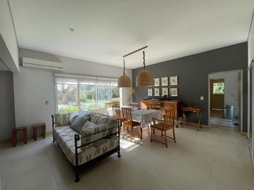 Casa en venta - 4 Dormitorios 4 Baños - Cochera - 1.100Mts2 - San Miguel