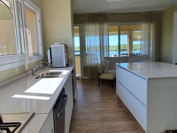 IMPORTANTE CASA EN BARRIO CERRADO LOS MUELLES