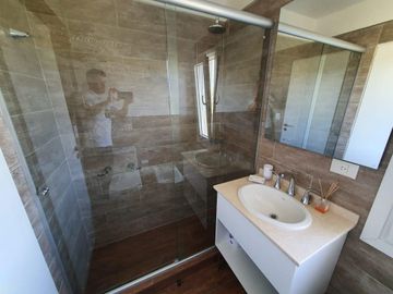 IMPORTANTE CASA EN BARRIO CERRADO LOS MUELLES