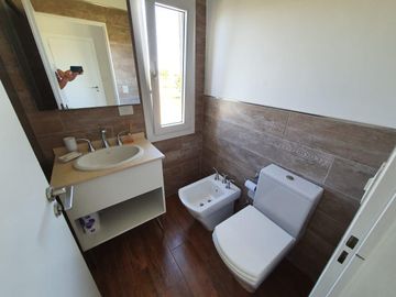 IMPORTANTE CASA EN BARRIO CERRADO LOS MUELLES