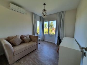 IMPORTANTE CASA EN BARRIO CERRADO LOS MUELLES