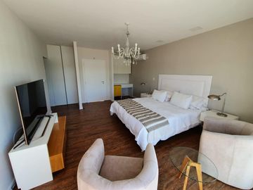 IMPORTANTE CASA EN BARRIO CERRADO LOS MUELLES