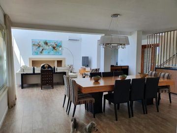 IMPORTANTE CASA EN BARRIO CERRADO LOS MUELLES