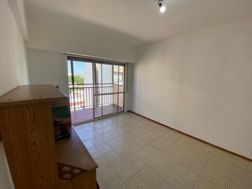 Departamento en venta - Boedo - 3 Ambientes -  Piso Alto - Balcon, vista al frente