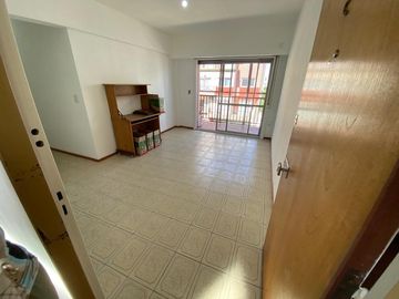 Departamento en venta - Boedo - 3 Ambientes -  Piso Alto - Balcon, vista al frente
