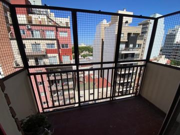 Departamento en venta - Boedo - 3 Ambientes -  Piso Alto - Balcon, vista al frente