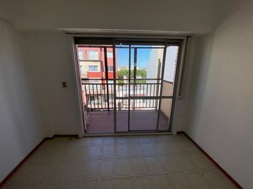 Departamento en venta - Boedo - 3 Ambientes -  Piso Alto - Balcon, vista al frente