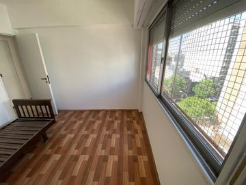 Departamento en venta - Boedo - 3 Ambientes -  Piso Alto - Balcon, vista al frente