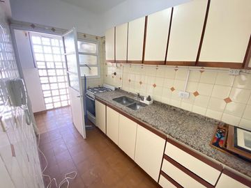 Departamento en venta - Boedo - 3 Ambientes -  Piso Alto - Balcon, vista al frente