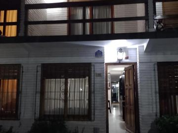 Casa en venta - 3 Dormitorios 2 Baños - Cochera - 155Mts2 - San Bernardo del Tuyú