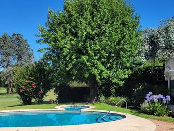 Venta Casa - Lagartos Country Club / Pilar - Vista al Golf