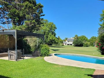 Venta Casa - Lagartos Country Club / Pilar - Vista al Golf