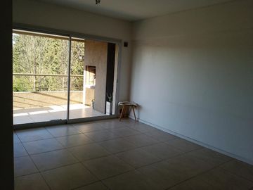 Excelente departamento en Condominio Las horquetas con seguridad en entorno verde.