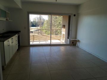 Excelente departamento en Condominio Las horquetas con seguridad en entorno verde.