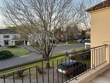 Casa de 6 Ambientes en Ayres de Pilar - Disponible a partir del 15 de diciembre