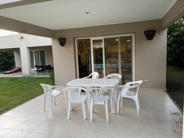 Casa de 6 Ambientes en Ayres de Pilar - Disponible a partir del 15 de diciembre