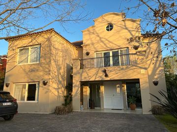 Casa de 6 Ambientes en Ayres de Pilar - Disponible a partir del 15 de diciembre