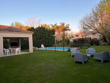 Casa de 6 Ambientes en Ayres de Pilar - Disponible a partir del 15 de diciembre