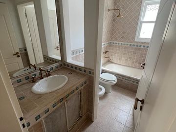 Casa en Venta  5 dormitorios en La Alameda, Nordelta