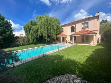 Casa en Venta  5 dormitorios en La Alameda, Nordelta