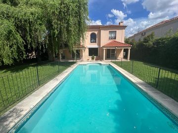 Casa en Venta  5 dormitorios en La Alameda, Nordelta