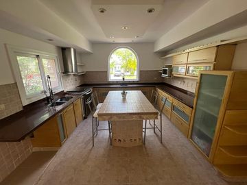 Casa en Venta  5 dormitorios en La Alameda, Nordelta