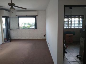 Departamento en venta - 4 Dormitorios 2 Baños - Cochera - 103Mts2 - Béccar, San Isidro