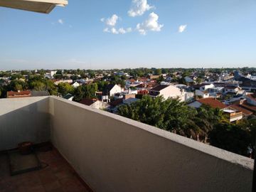 Departamento en venta - 4 Dormitorios 2 Baños - Cochera - 103Mts2 - Béccar, San Isidro