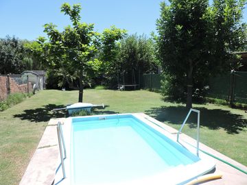Casa con pileta en Funes