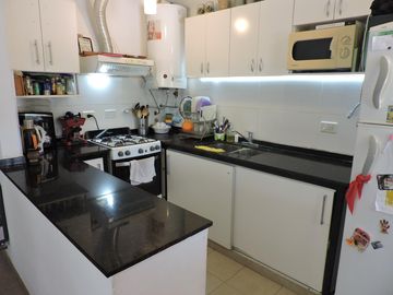 Casa con pileta en Funes
