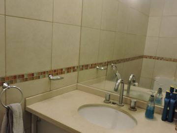 Casa con pileta en Funes