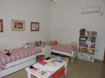 Casa con pileta en Funes
