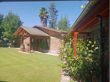 VENTA DE HERMOSA PARCELA CON GRAN CASA CON CAVA!!