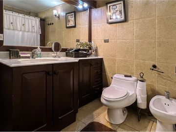 Recibimos Ofertas! Gran Parcela con 3 casas..