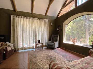 Recibimos Ofertas! Gran Parcela con 3 casas..