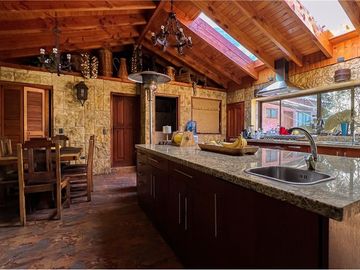 Recibimos Ofertas! Gran Parcela con 3 casas..