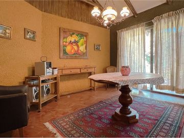 Recibimos Ofertas! Gran Parcela con 3 casas..
