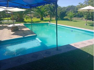 VENTA DE HERMOSA PARCELA CON GRAN CASA CON CAVA!!