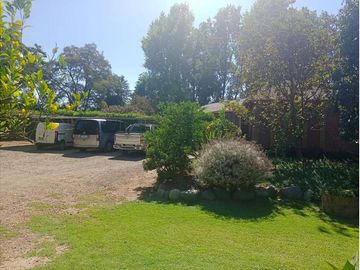 VENTA DE HERMOSA PARCELA CON GRAN CASA CON CAVA!!