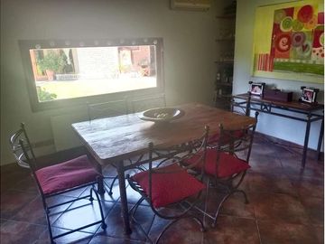 VENTA DE HERMOSA PARCELA CON GRAN CASA CON CAVA!!