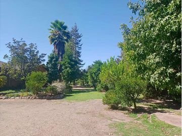 VENTA DE HERMOSA PARCELA CON GRAN CASA CON CAVA!!