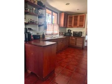 VENTA DE HERMOSA PARCELA CON GRAN CASA CON CAVA!!